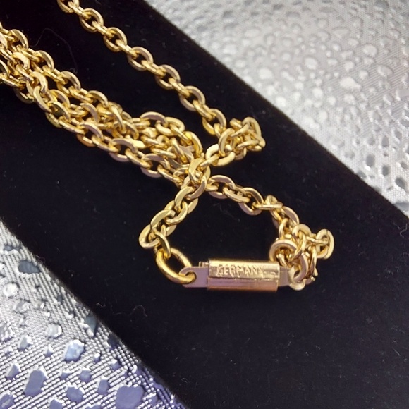 Vintage Germany made Lightweight Goldtone 24" Chain. VGC & Attractive. - Picture 3 of 12